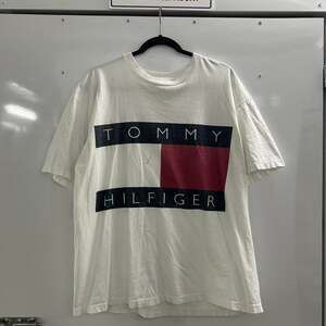 Vintage 90s Tommy Hilfiger big flag spell-out logo tee